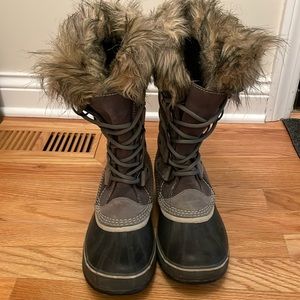 Sorel Boots - like new condition